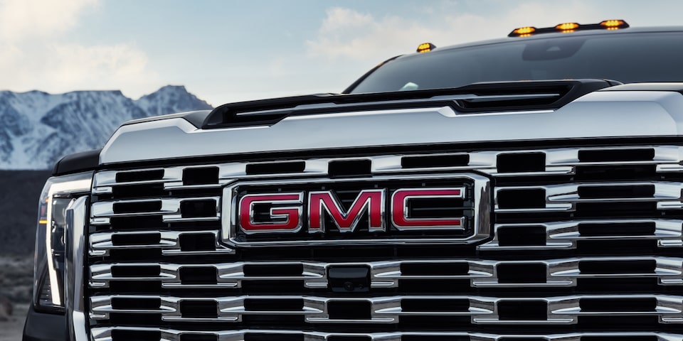 A Close-Up on the GMC Sierra HD Nameplate and Grille