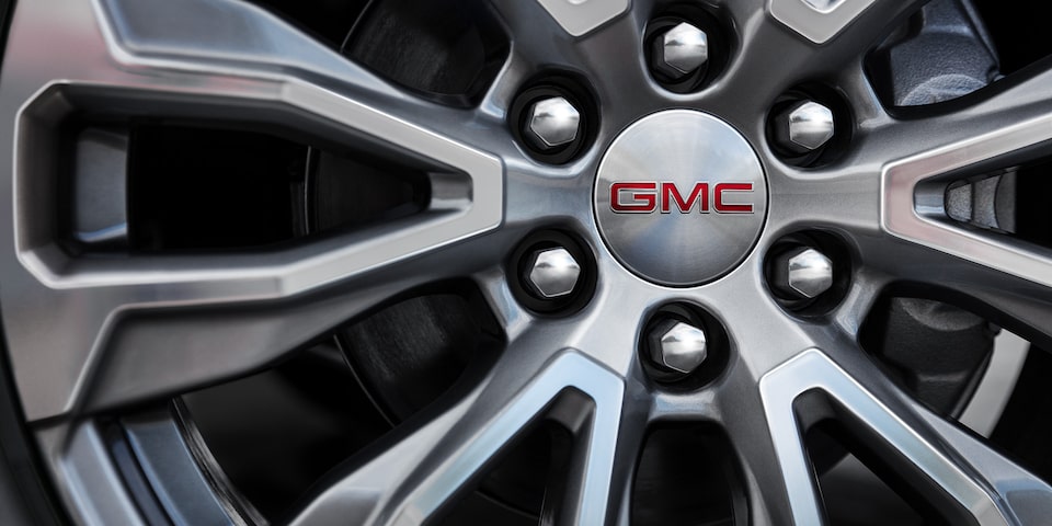 Close-Up on the 2024 GMC Yukon Premium Wheel