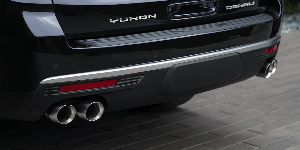 Close-Up on the Rear Exterior and Dual Exhaust System on the 2024 GMC Yukon